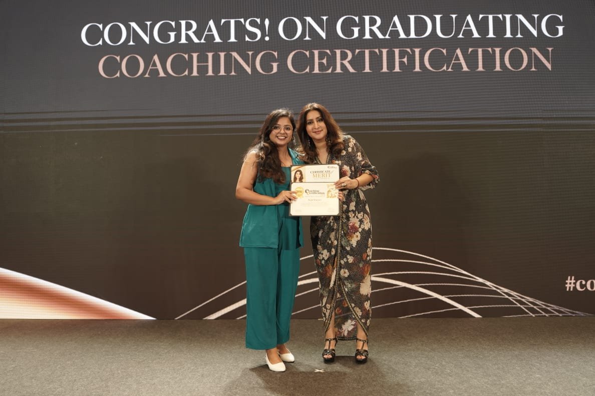 Kajal Kumari receiving her Coaching Certification at graduation